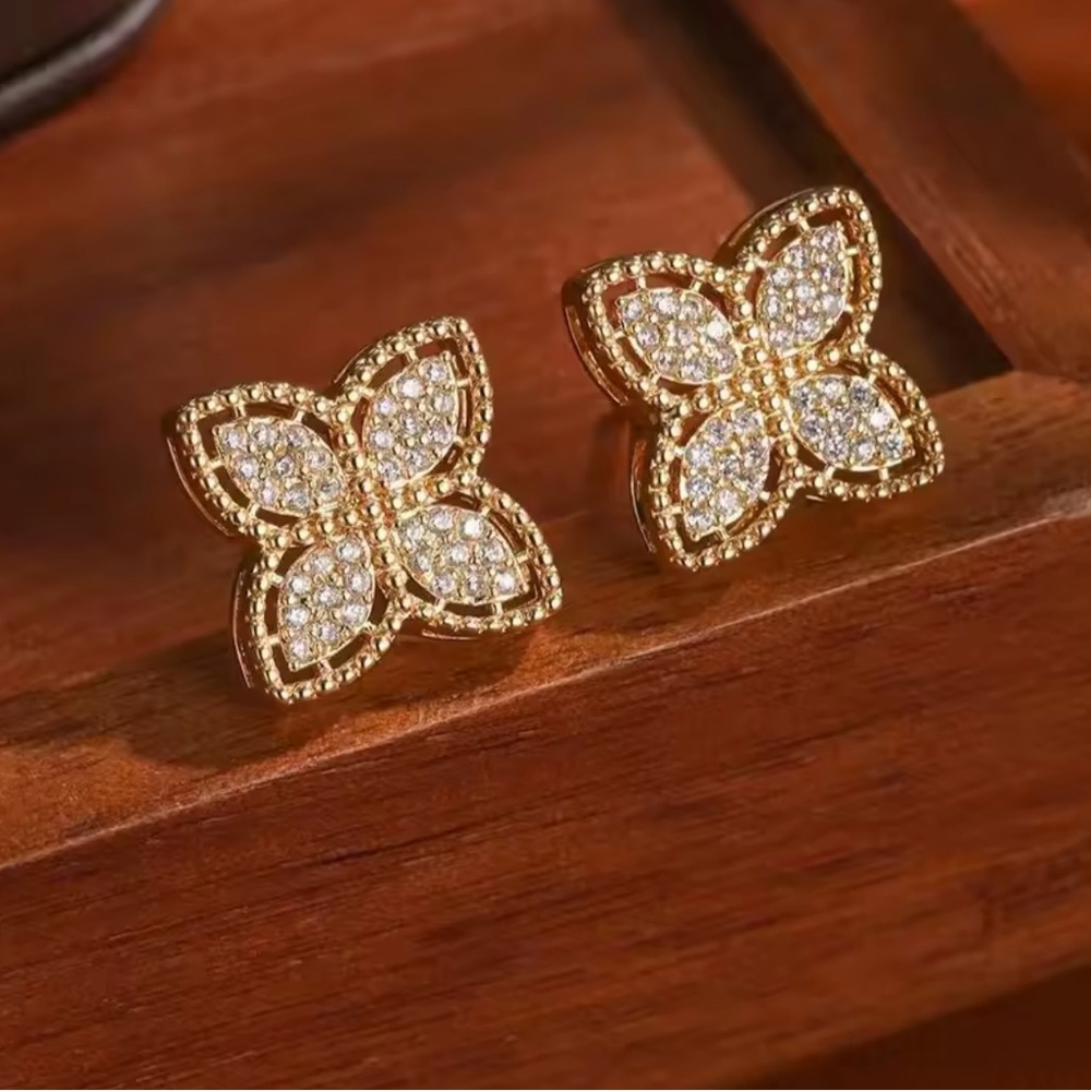 Venetian Earrings - Picture 3 of 11